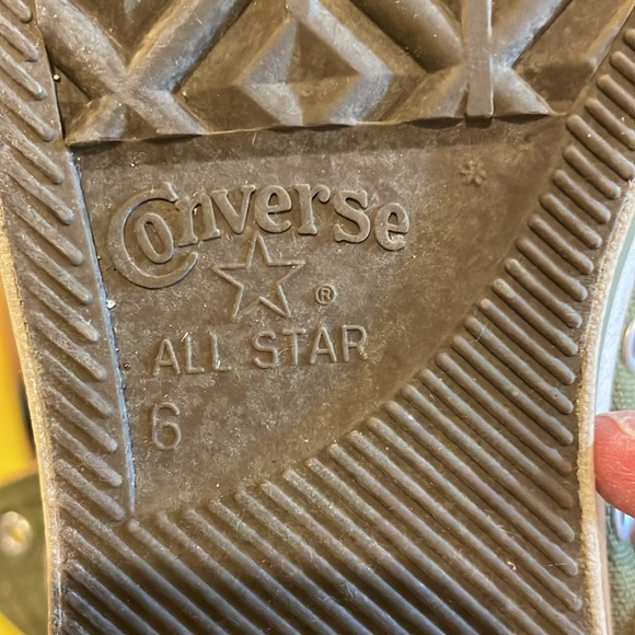 Converse - Picture 4 of 4